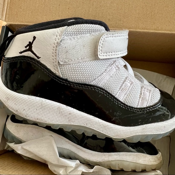 Nike Air Jordan | 11 Retro Black Concord 23B - Picture 8 of 8